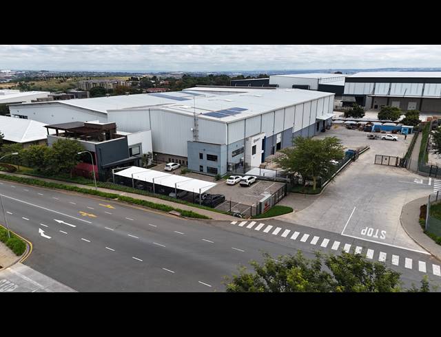 3,280M² WAREHOUSE TO LET IN LINBRO PARK